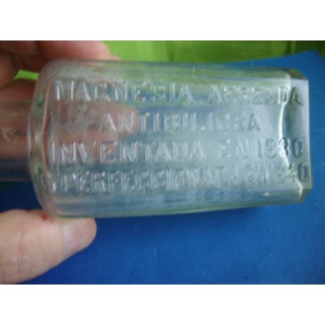 Bottle Magnesia Farmacia Laboratorios San Juan,Juan Jose Marquez. Medicine bottle