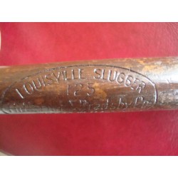 old LOUISVILLE SLUGGER NO. 125, HILLERICH & BRADSDY CO. BASEBALL BAT,Cubanitos Habana,Cuba