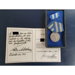 Fidel Castro, original dedication and signed certificate with medal 1990,EXTREME RARE!!!!